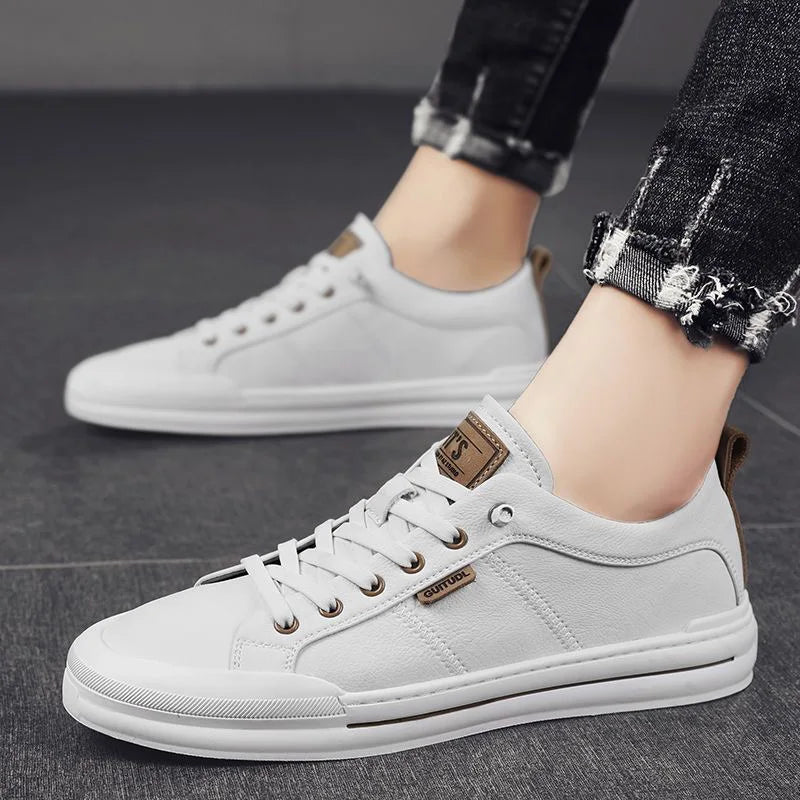 Men's Jelieora Venture low-top casual sneakers in black with white soles, featuring a comfortable lace-up design.