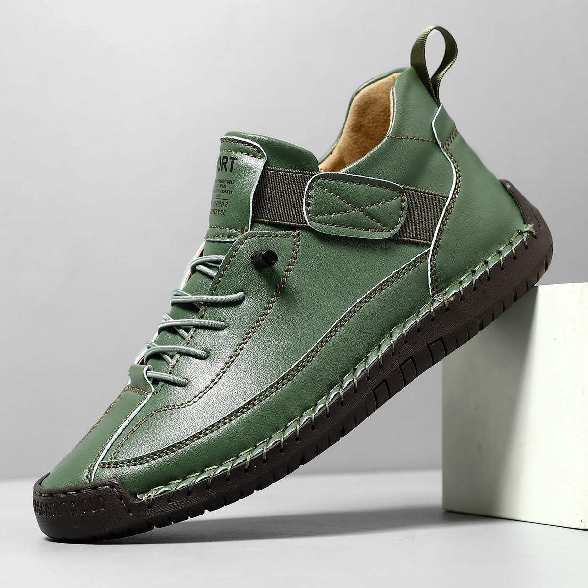 Unisex retro PU leather slip-on loafers by Jelieora Venture, showcasing stylish footwear with a smooth finish and classic design.