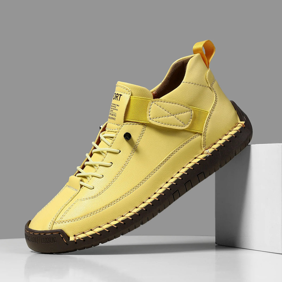 Unisex retro PU leather slip-on loafers by Jelieora Venture, showcasing stylish, comfortable footwear with classic design details.