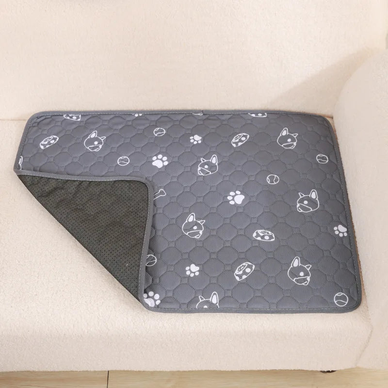 Reusable Jelieora Venture dog pee pad blanket with absorbent layer, washable puppy training pad for pet bed and car seat protection.
