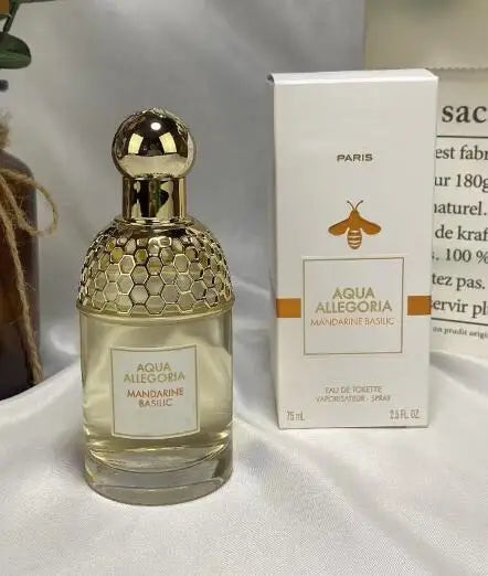 Jelieora Venture unisex perfume bottle showcasing floral, fruity, and woody tones with a natural aroma and elegant design.