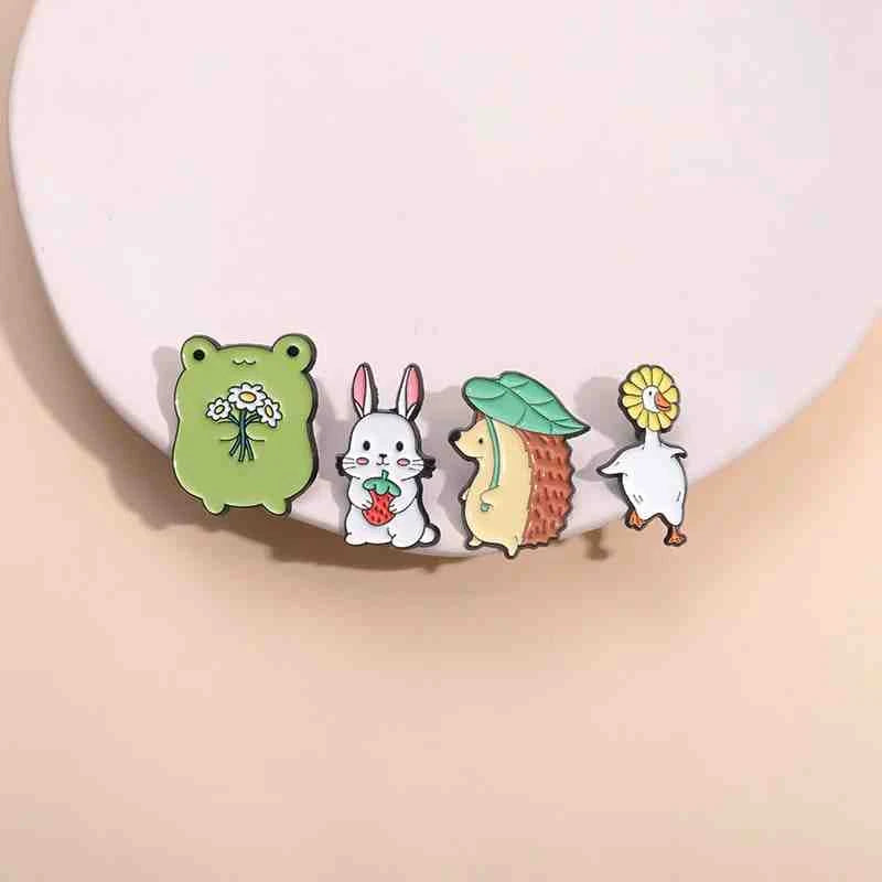 Cute Animals Enamel Pins Set: Adorable Cat & Capybara Badges for Every Outfit