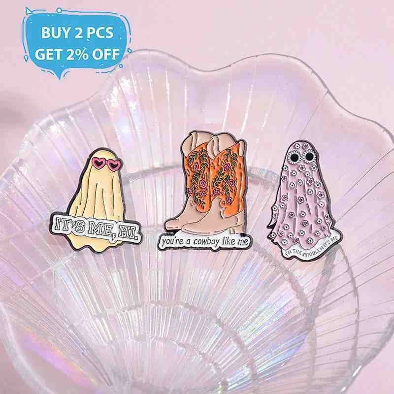 Cute Animals Enamel Pins Set: Adorable Cat & Capybara Badges for Every Outfit
