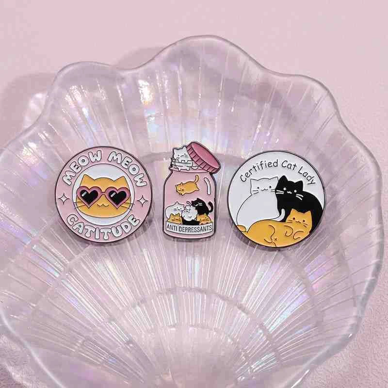 Cute Animals Enamel Pins Set: Adorable Cat & Capybara Badges for Every Outfit