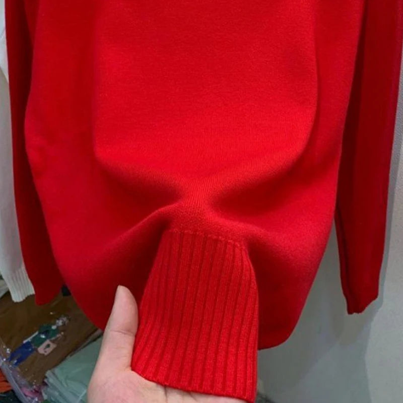 Women’s Jelieora Venture turtleneck knit pullover sweater, cozy long-sleeve top with ribbed collar and cuffs, in a soft fabric.