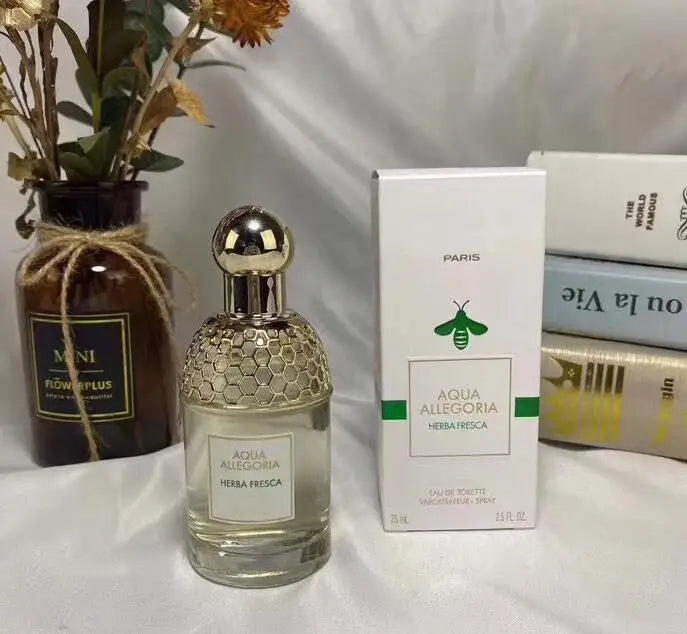Jelieora Venture unisex perfume bottle showcasing a sleek design, with floral, fruity, and woody scent notes visible.