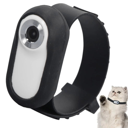 Jelieora Venture pet sports camera attached to a pet collar showing a wide-angle lens and full HD footage for outdoor activity.