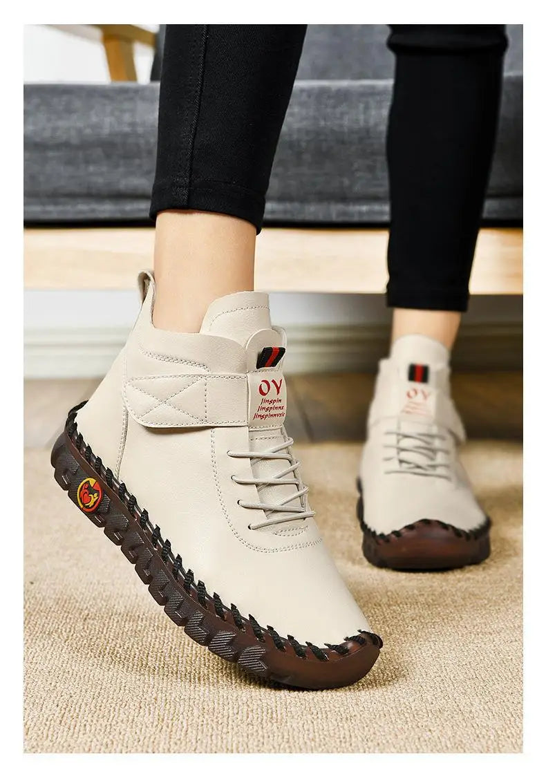 Women's waterproof ankle snow boots with faux fur lining by Jelieora Venture, showing the insulated, stylish footwear for winter.