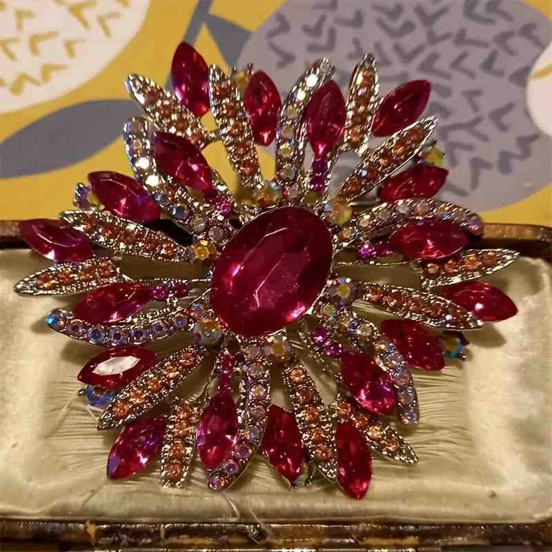 Elegant Rhinestone Flower Brooch – Add Sparkle to Your Wedding and Special Events