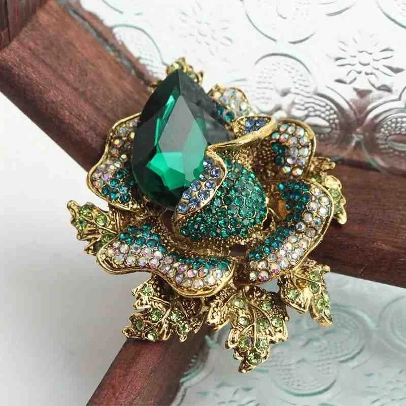 Elegant Rhinestone Flower Brooch – Add Sparkle to Your Wedding and Special Events