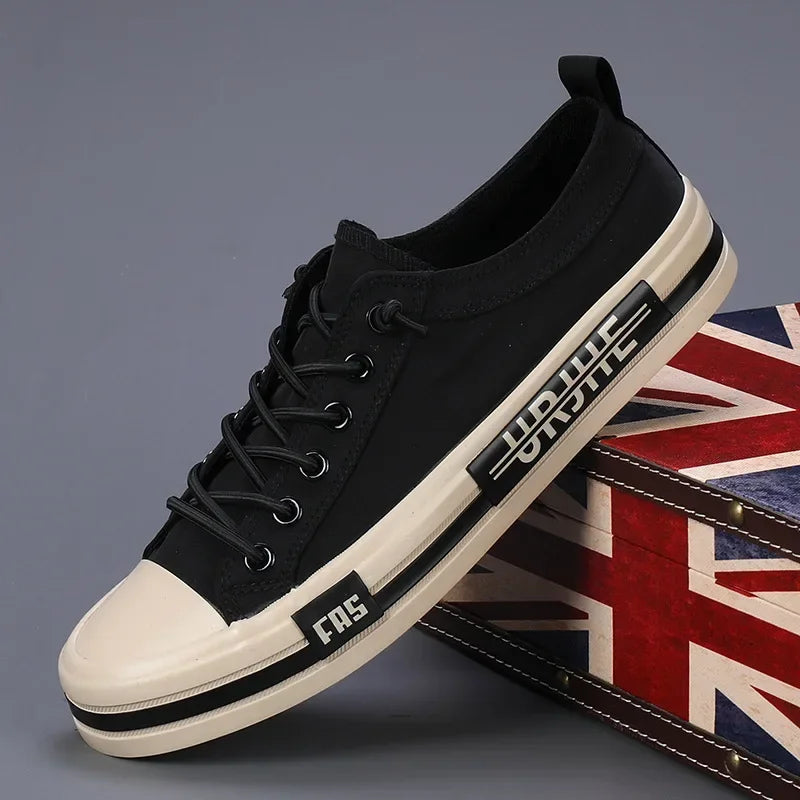 Men's casual fashion trainers by Jelieora Venture, featuring stylish design and comfortable fit, shown in a sleek side view.