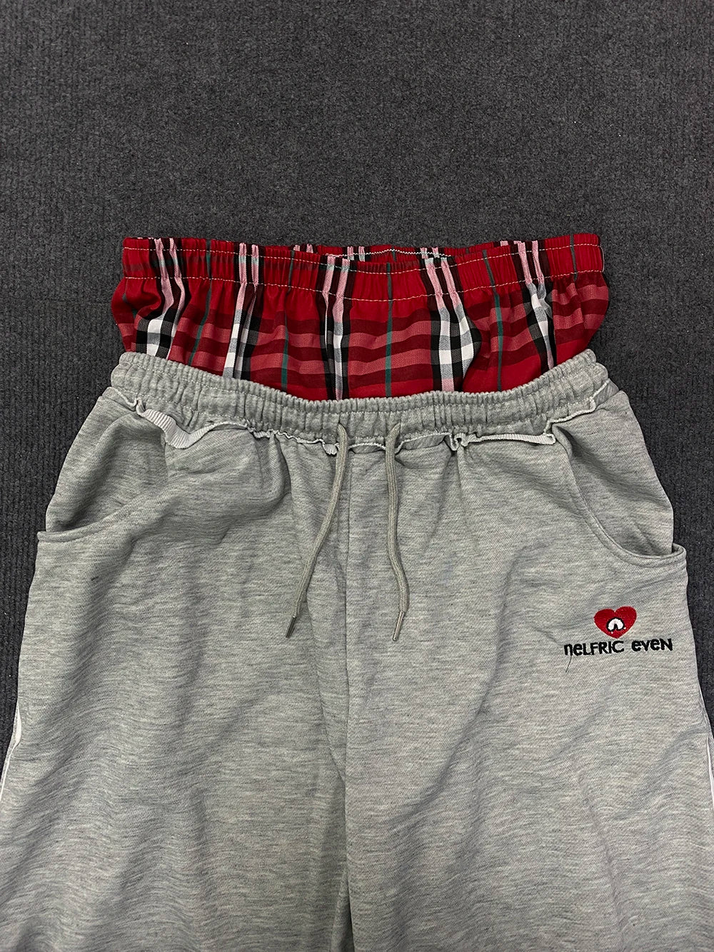 Women’s college tracksuit set by Jelieora Venture, featuring a stylish sweatshirt and matching joggers in a comfortable fit.