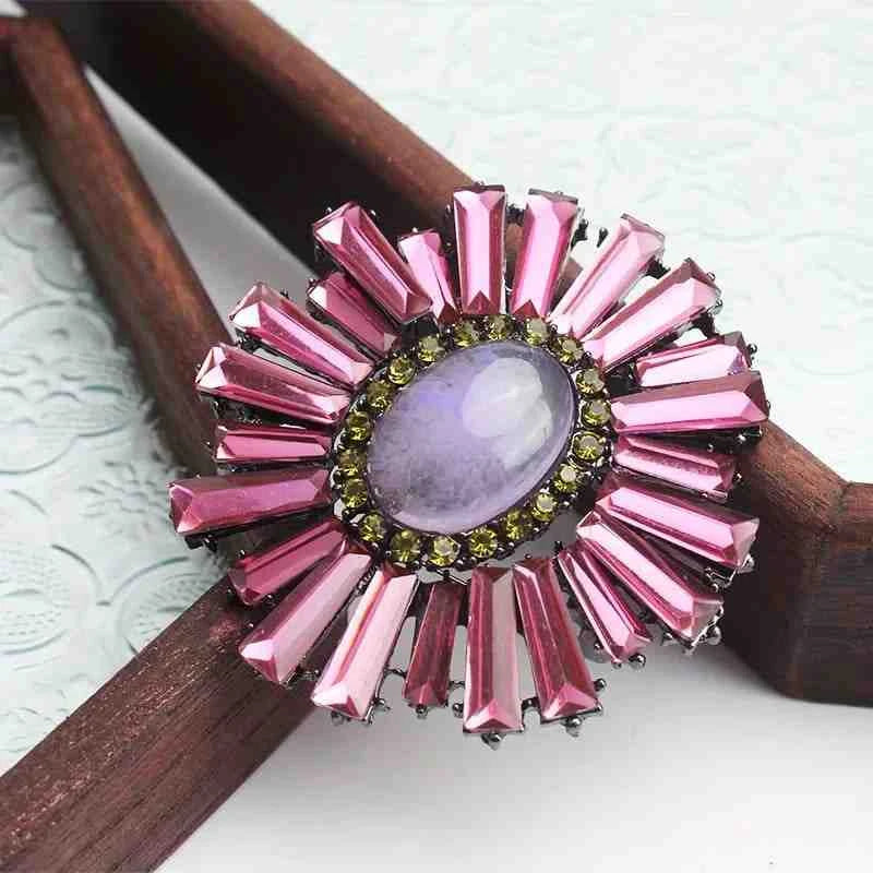 Elegant Rhinestone Flower Brooch – Add Sparkle to Your Wedding and Special Events
