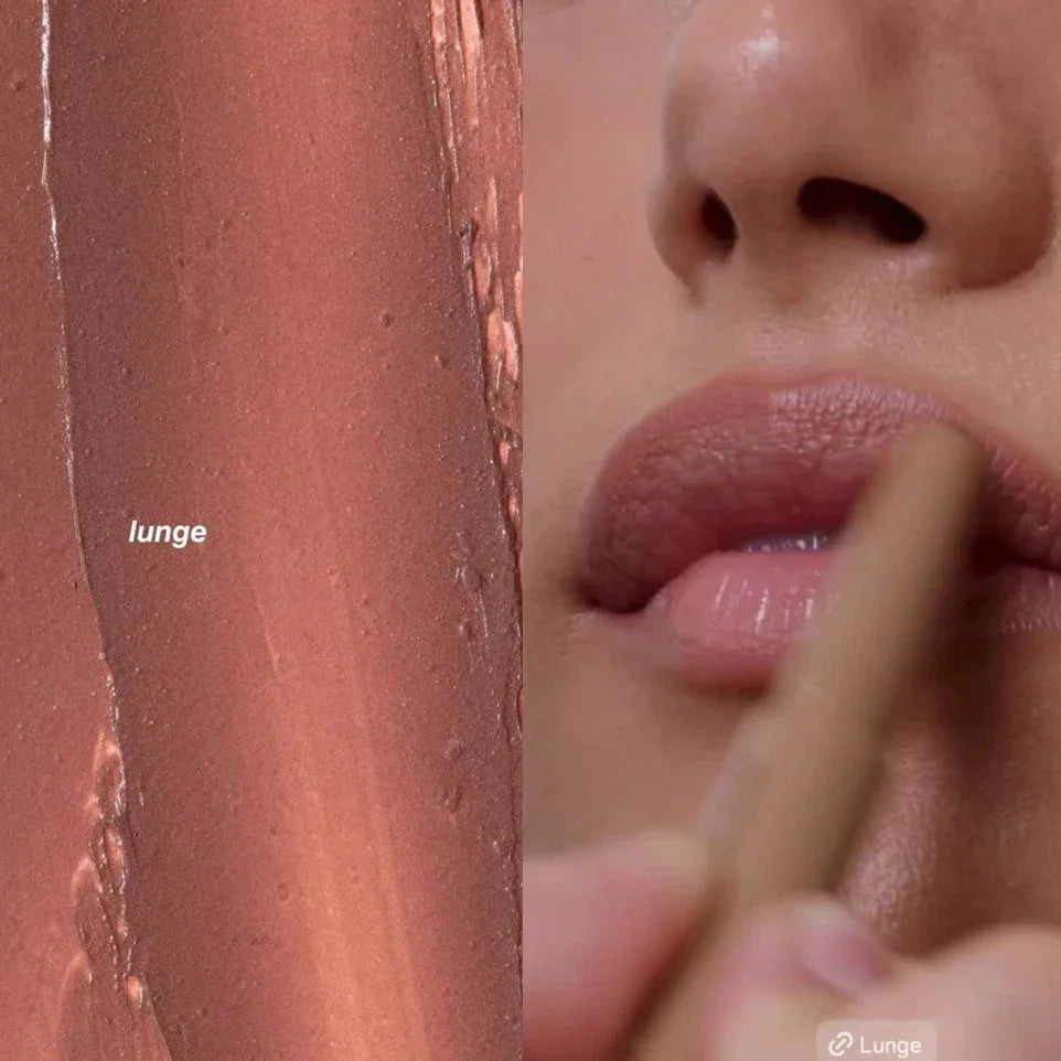 Jelieora Venture lip makeup pen with long-lasting lip tint, lip liner, and gloss, featuring a sleek shape for precise application.