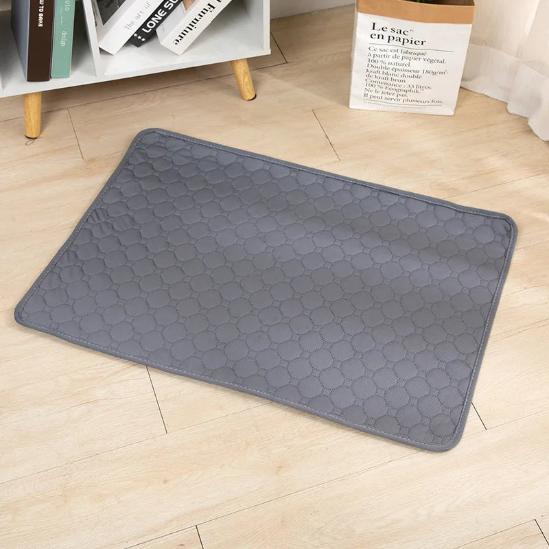 Reusable puppy training pad with absorbent material, Jelieora Venture pet bed and urine mat for dogs, ideal for car seats and training.