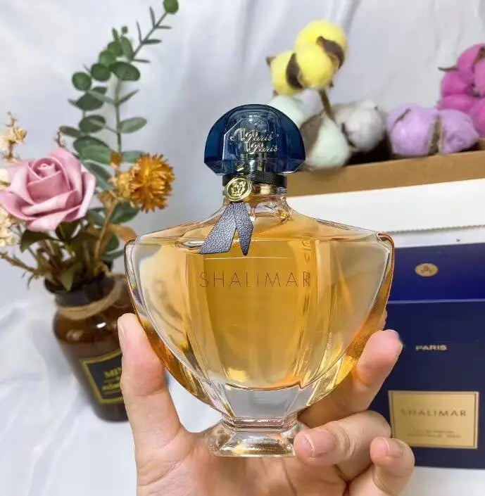 Jelieora Venture unisex perfume bottle with floral, fruity, and woody scent, showcasing the elegant packaging and natural aroma.