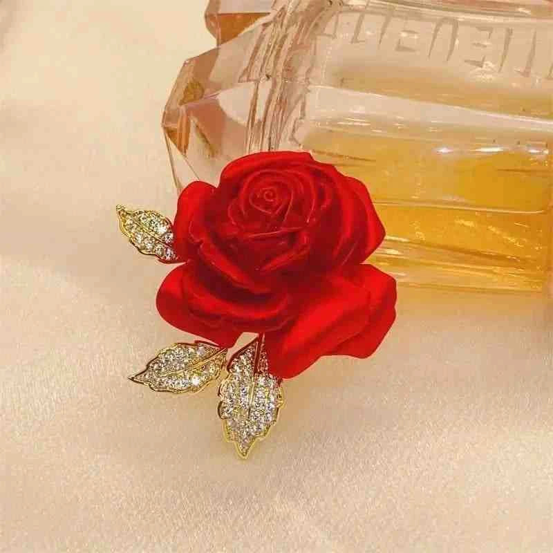 Elegant Rhinestone Flower Brooch – Add Sparkle to Your Wedding and Special Events