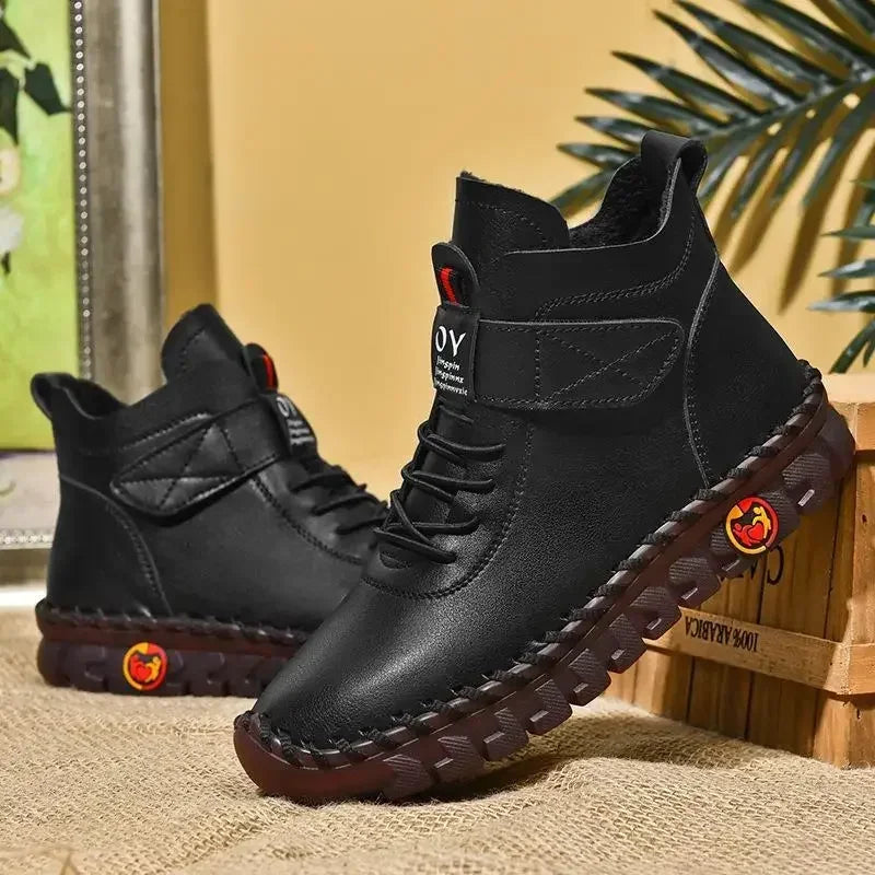 Women's waterproof ankle snow boots with faux fur lining from Jelieora Venture, featuring a sturdy sole and stylish winter footwear design.