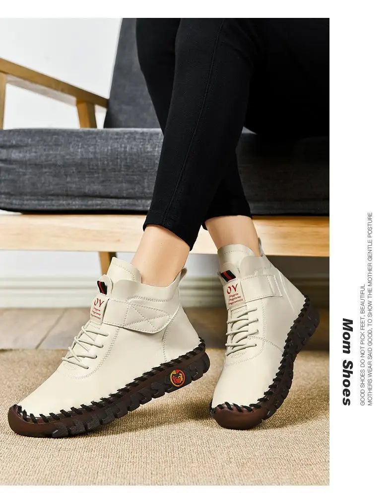 Women's waterproof ankle snow boots with faux fur lining by Jelieora Venture, featuring sturdy soles and stylish winter footwear.