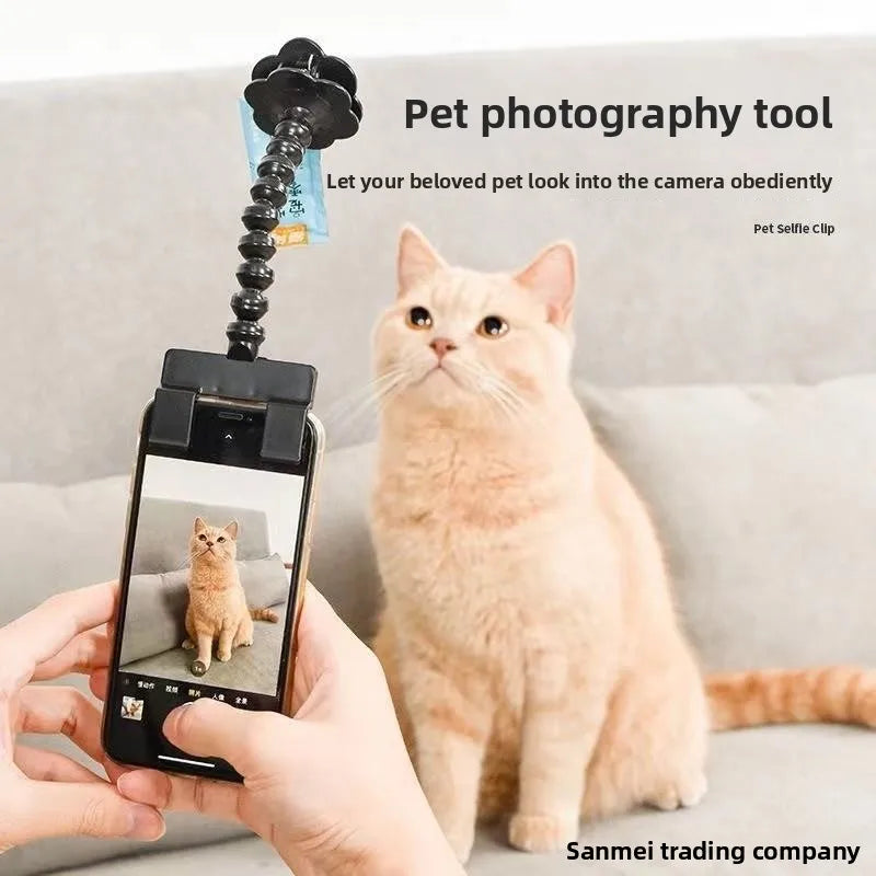 Jelieora Venture pet selfie clip with phone holder for capturing cats and dogs looking at the camera, pet photography accessory.